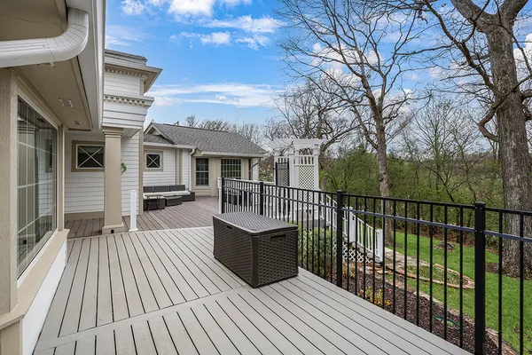 $684,900 | 10 Deerpath Lane, Palos Park, IL 60464