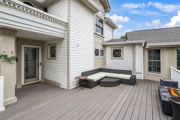 $684,900 | 10 Deerpath Lane, Palos Park, IL 60464