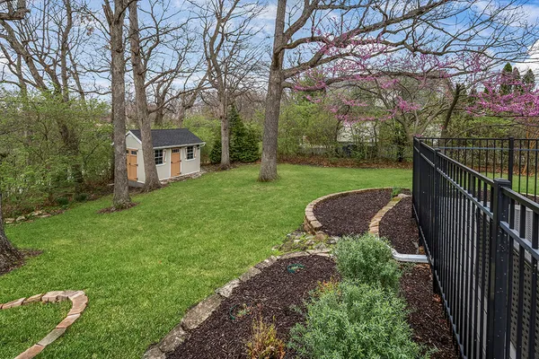 $684,900 | 10 Deerpath Lane, Palos Park, IL 60464