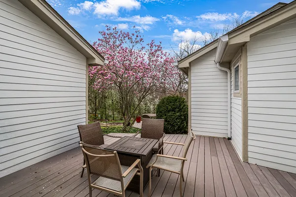 $684,900 | 10 Deerpath Lane, Palos Park, IL 60464