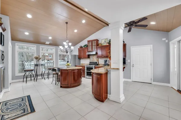 $684,900 | 10 Deerpath Lane, Palos Park, IL 60464