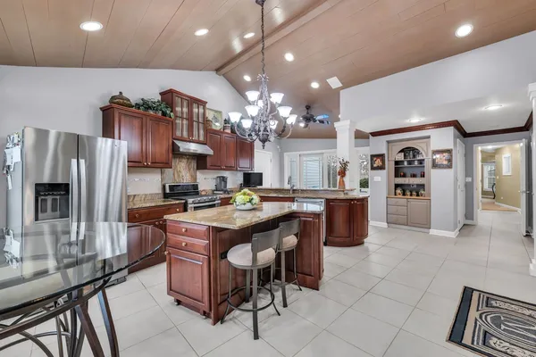 $684,900 | 10 Deerpath Lane, Palos Park, IL 60464