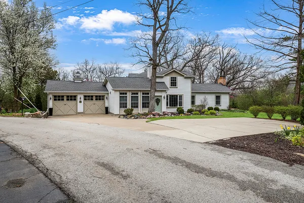 $684,900 | 10 Deerpath Lane, Palos Park, IL 60464