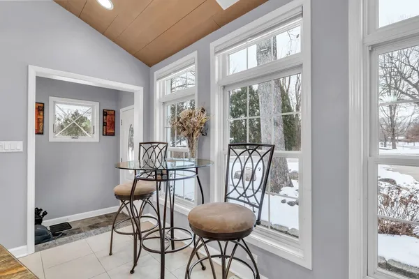 $684,900 | 10 Deerpath Lane, Palos Park, IL 60464