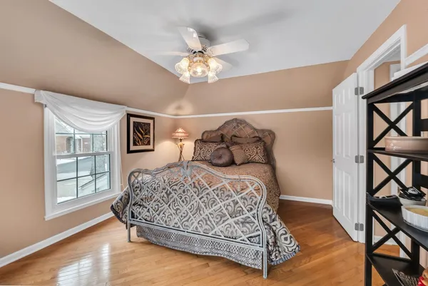 $684,900 | 10 Deerpath Lane, Palos Park, IL 60464