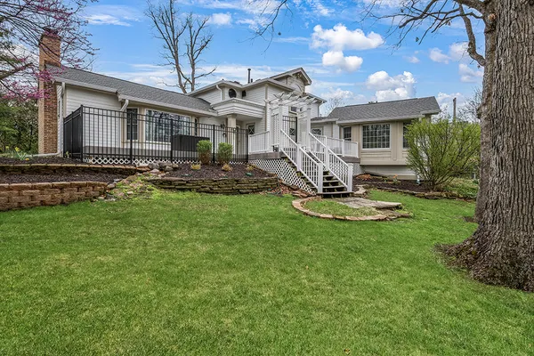 $684,900 | 10 Deerpath Lane, Palos Park, IL 60464