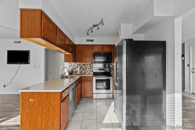 $179,900 | 1943 Greenpoint Drive, Unit 302, St. Louis, MO 63122