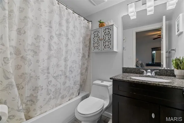 $179,900 | 1943 Greenpoint Drive, Unit 302, St. Louis, MO 63122