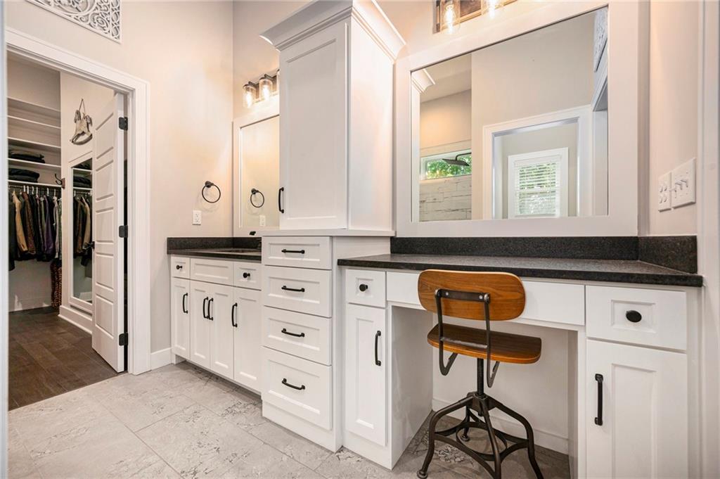 1807 Southwest Cemetery Road Oak Grove, MO 64075 - Photo 32 of 61