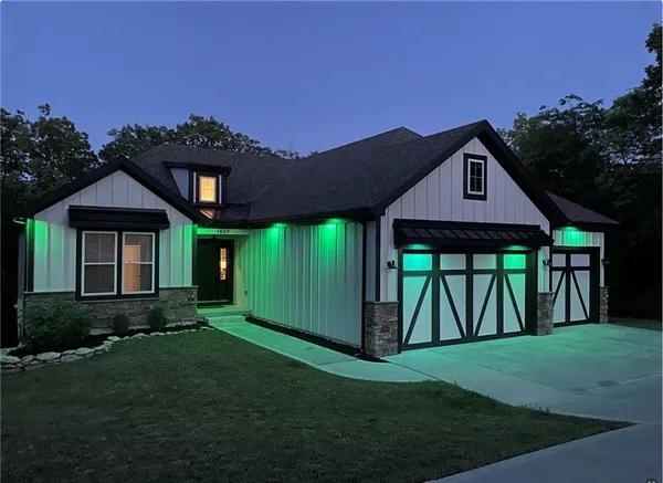 $725,000 | 1807 Southwest Cemetery Road, Oak Grove, MO 64075