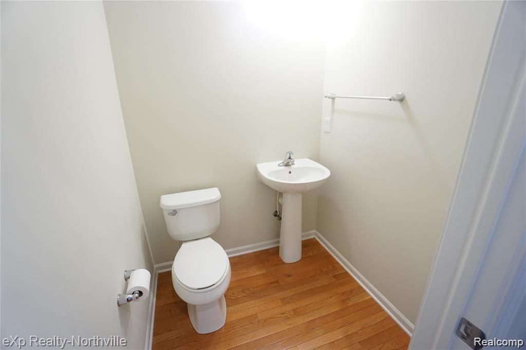 28385 Declaration Drive Novi, MI 48377 - Photo 9 of 21