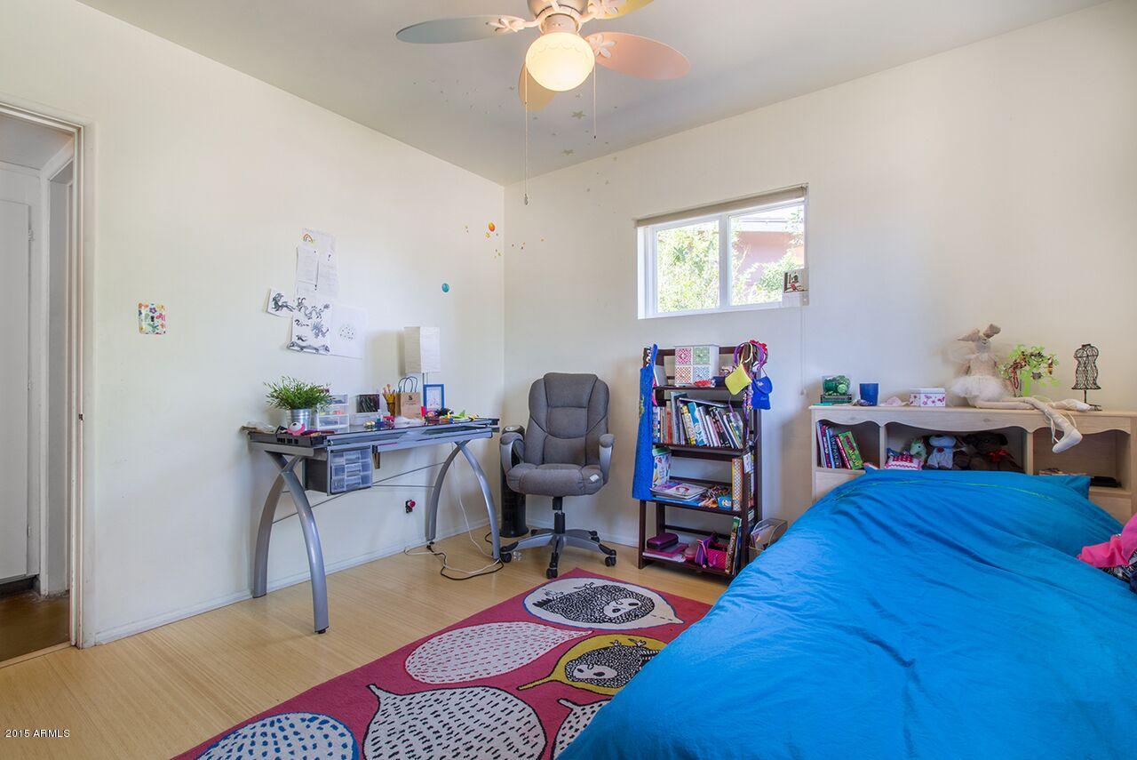 818 West Picadilly Road Phoenix, AZ 85013 - Photo 19 of 29 18 - Bedroom 3 B