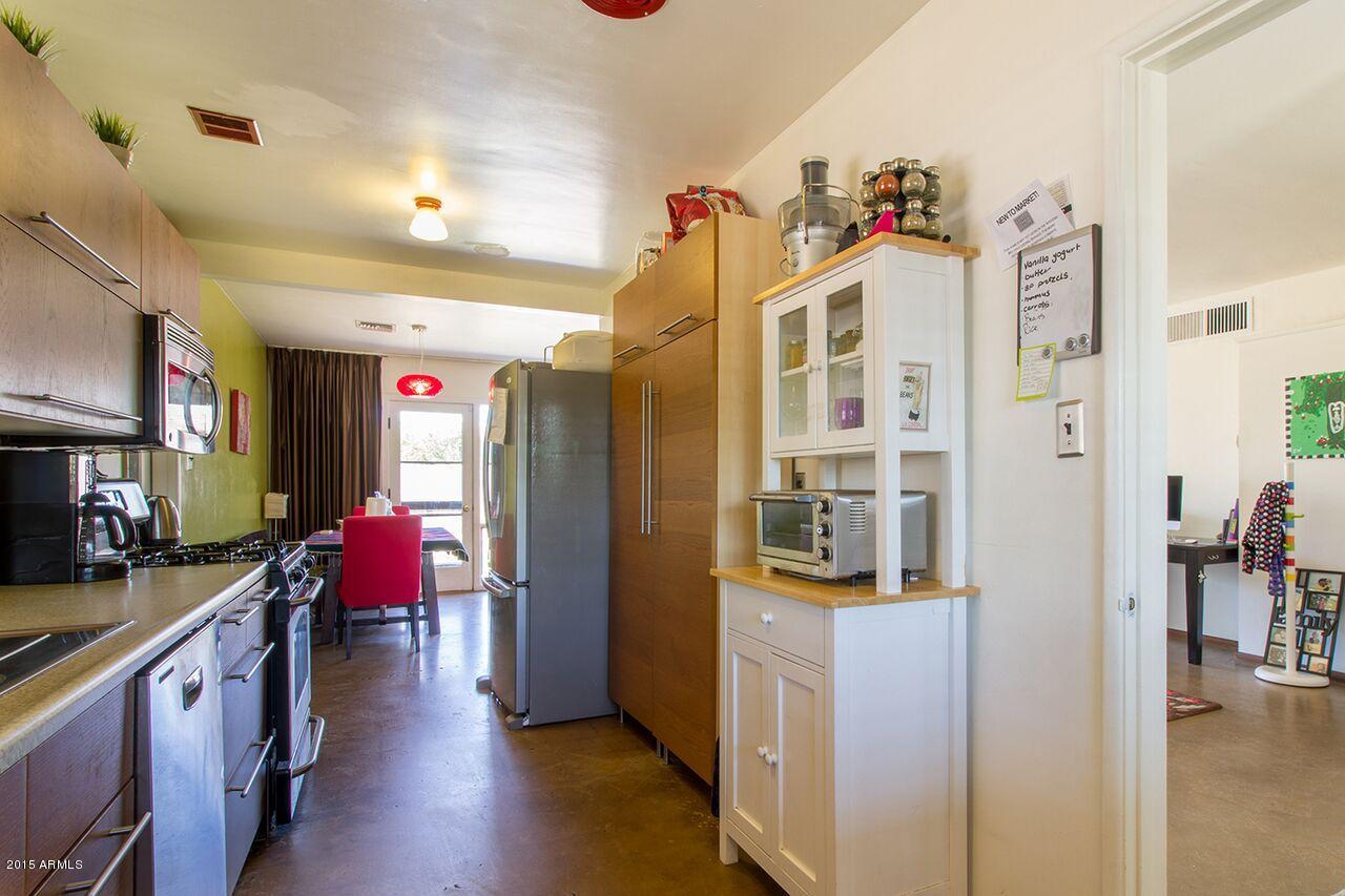 818 West Picadilly Road Phoenix, AZ 85013 - Photo 7 of 29 8 - Kitchen 6 B