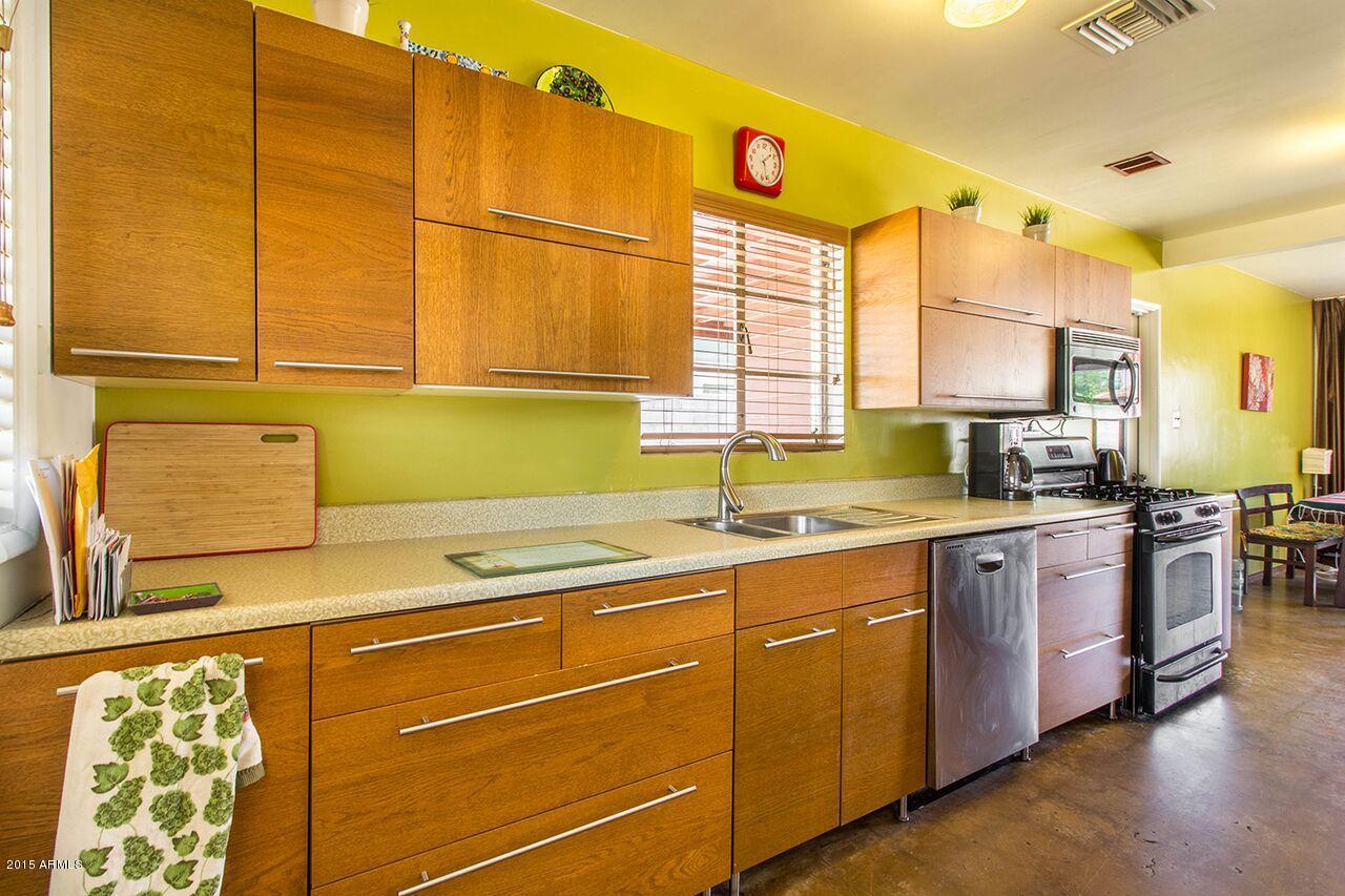 818 West Picadilly Road Phoenix, AZ 85013 - Photo 8 of 29 9 - Kitchen 7 B