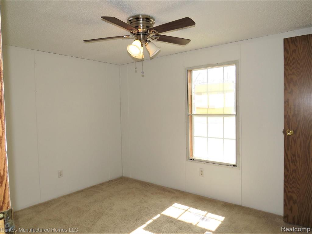 370 Rustic Lane Belleville, MI 48111 - Photo 26 of 29