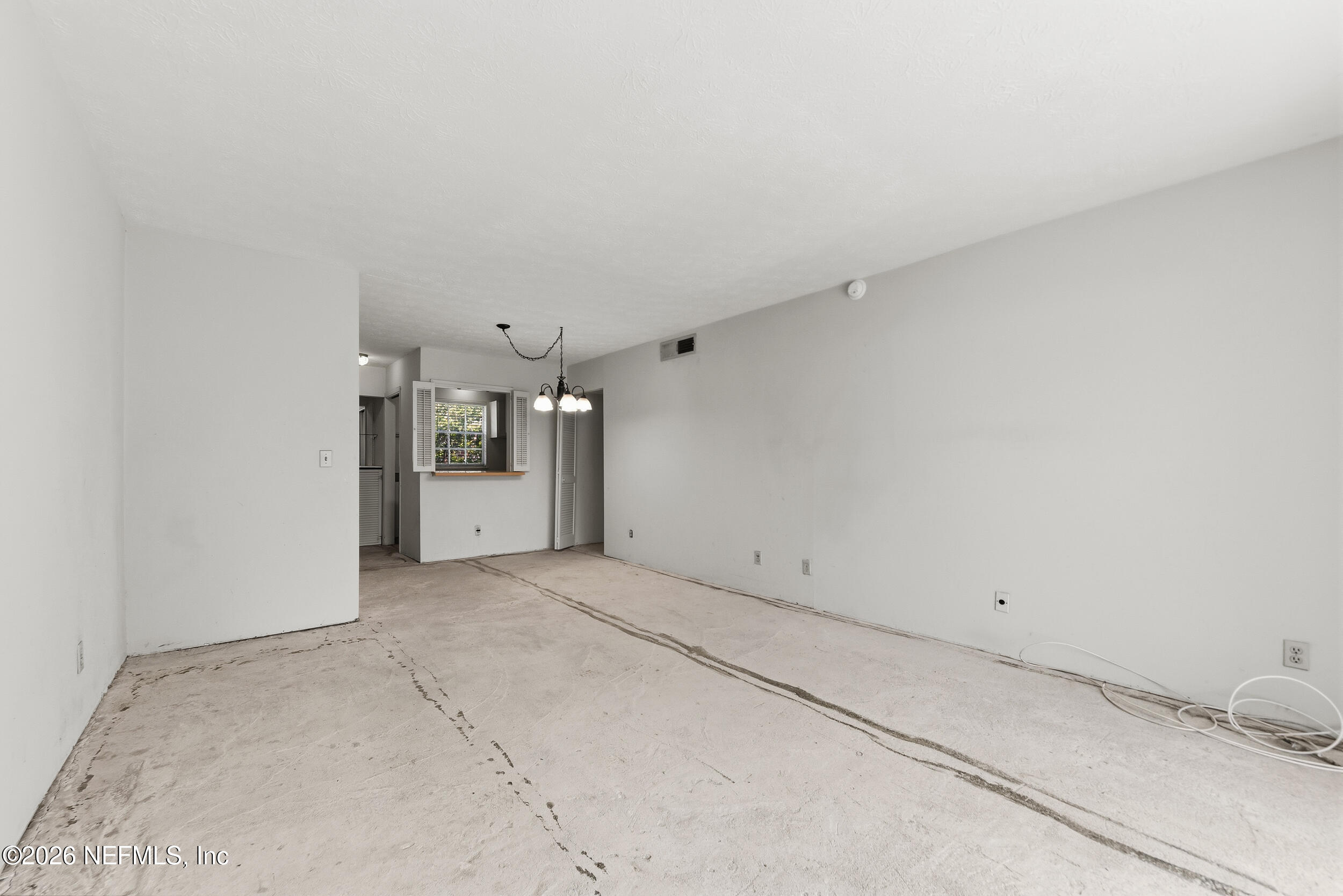 4358 Timuquana Road, Unit 187 Jacksonville, FL 32210 - Photo 7 of 28 Living Area 4