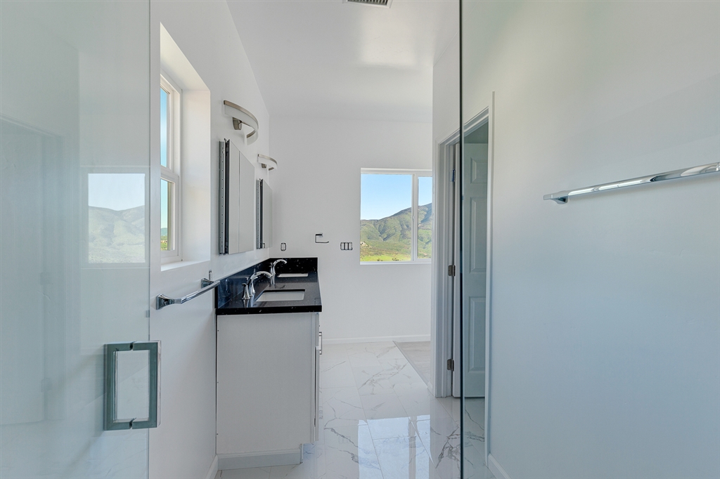 9864 Apple Street Spring Valley, CA 91977 - Photo 12 of 24 Gallery Image 12