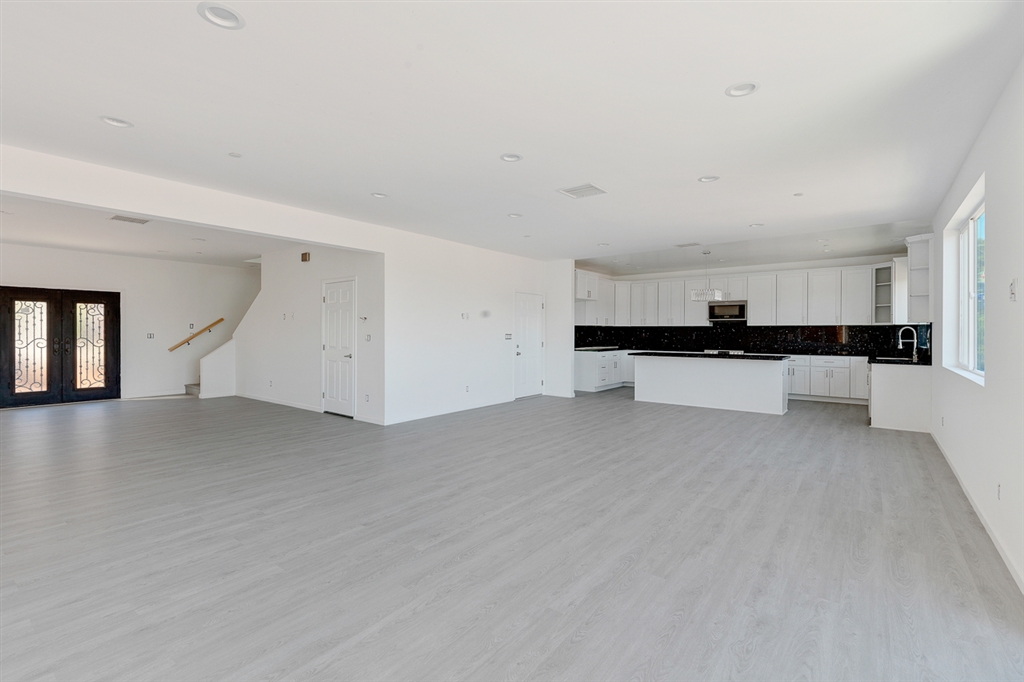 9864 Apple Street Spring Valley, CA 91977 - Photo 5 of 24 Gallery Image 5