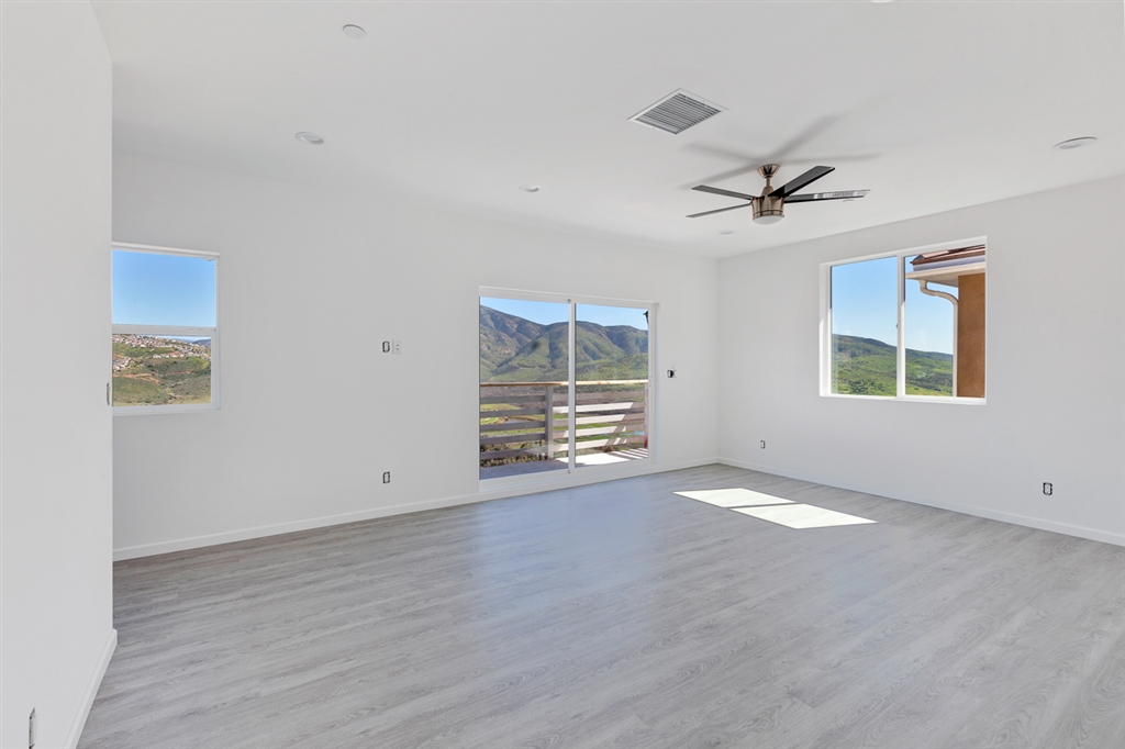 9864 Apple Street Spring Valley, CA 91977 - Photo 8 of 24 Gallery Image 8