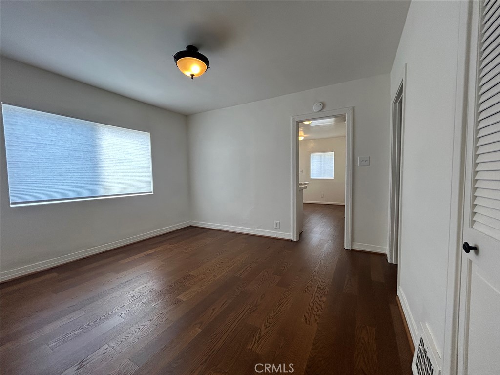 214 East Stocker Street Glendale, CA 91207 - Photo 7 of 31 Dining Area