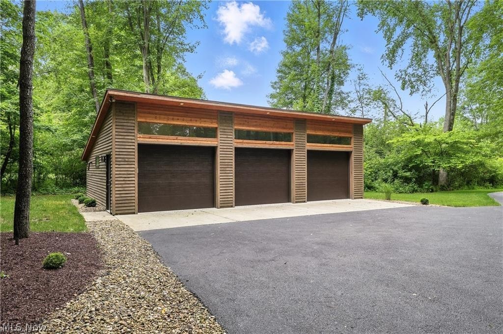 263 East Pine Lake Road North Lima, OH 44452 - Photo 42 of 50 View of detached garage
