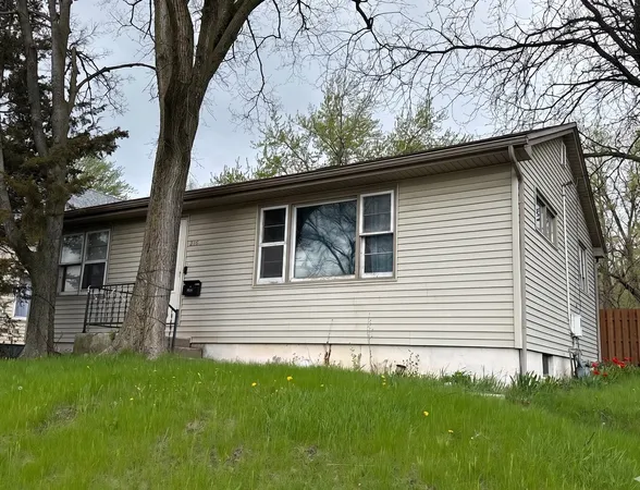 $211,000 | 216 East Illinois Avenue, Aurora, IL 60505