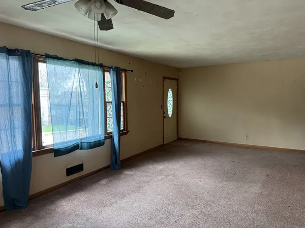 $211,000 | 216 East Illinois Avenue, Aurora, IL 60505