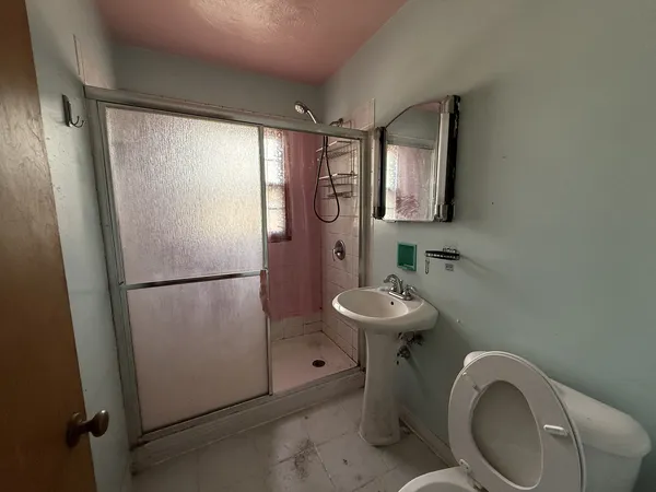 $211,000 | 216 East Illinois Avenue, Aurora, IL 60505