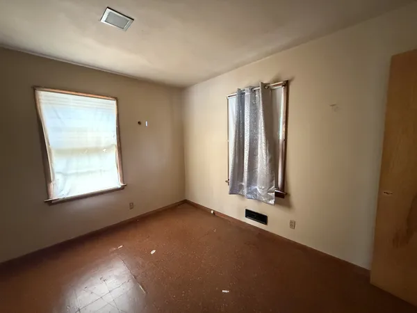 $211,000 | 216 East Illinois Avenue, Aurora, IL 60505