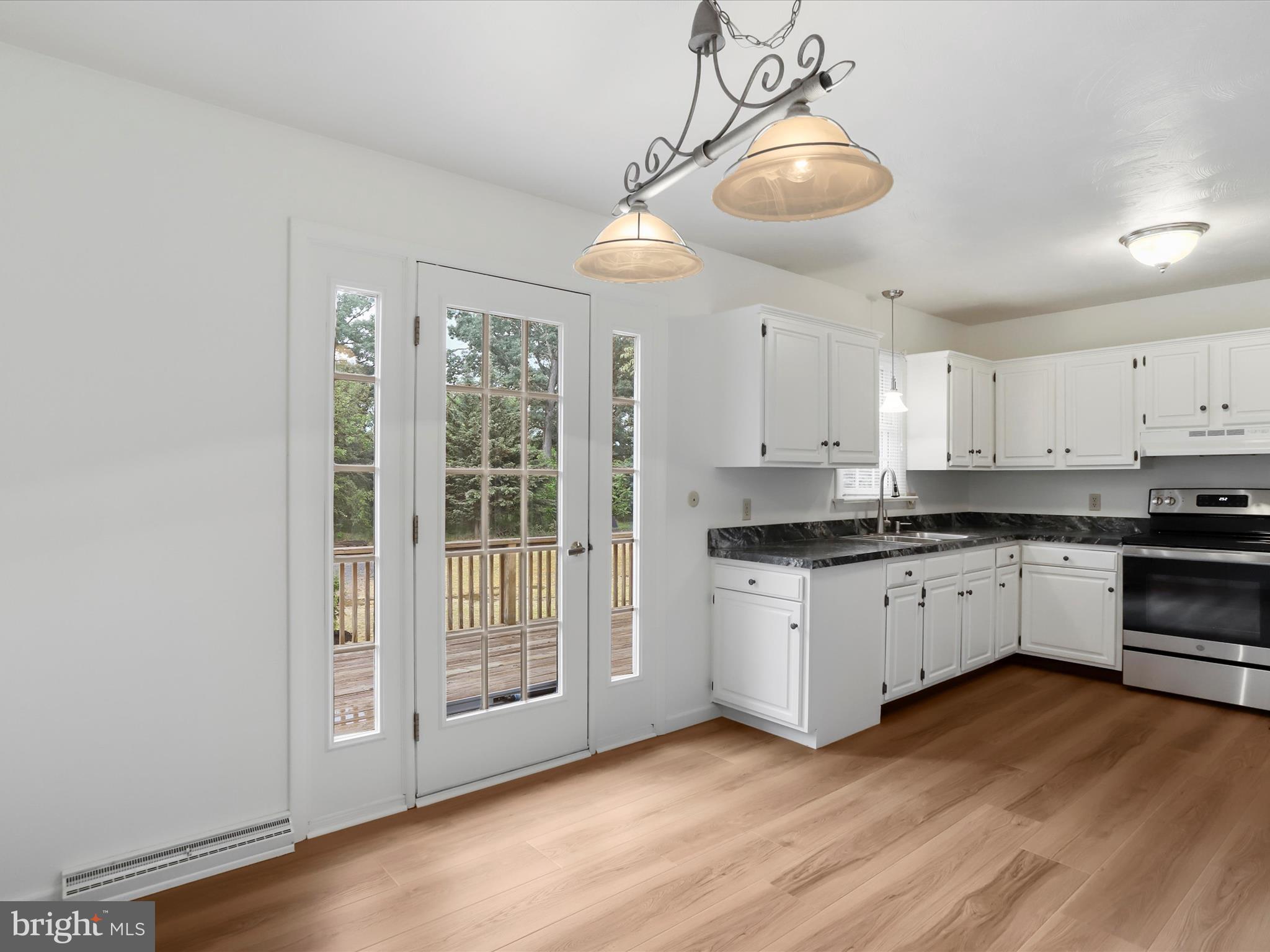 601 Overcash Road Chambersburg, PA 17202 - Photo 8 of 32 Eat-in kitchen with walk-out to rear deck!