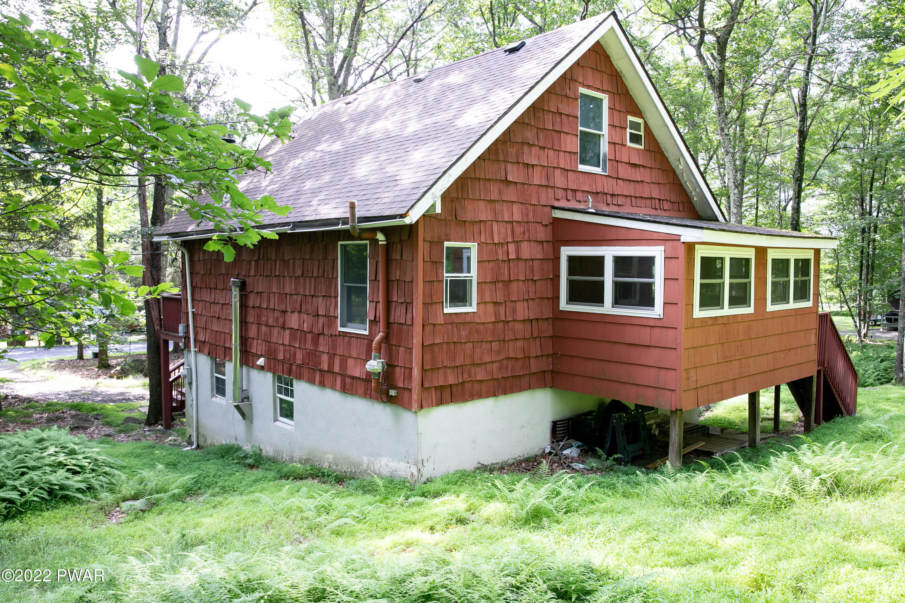 311 Gold Finch Road Bushkill, PA 18324 - Photo 5 of 35 5