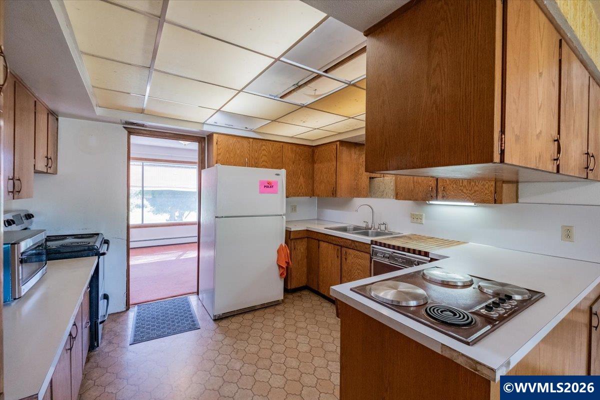 39179 Santiam Bluffs Road Northeast Albany, OR 97322 - Photo 10 of 43