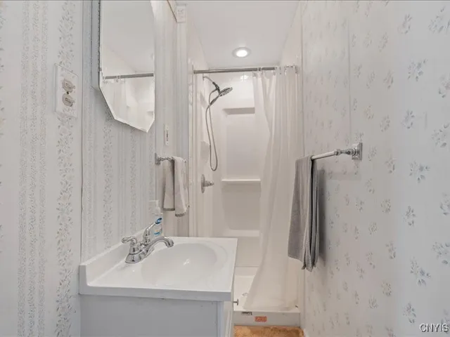 $284,500 | 15 Stryker Avenue, Owasco, NY 13021