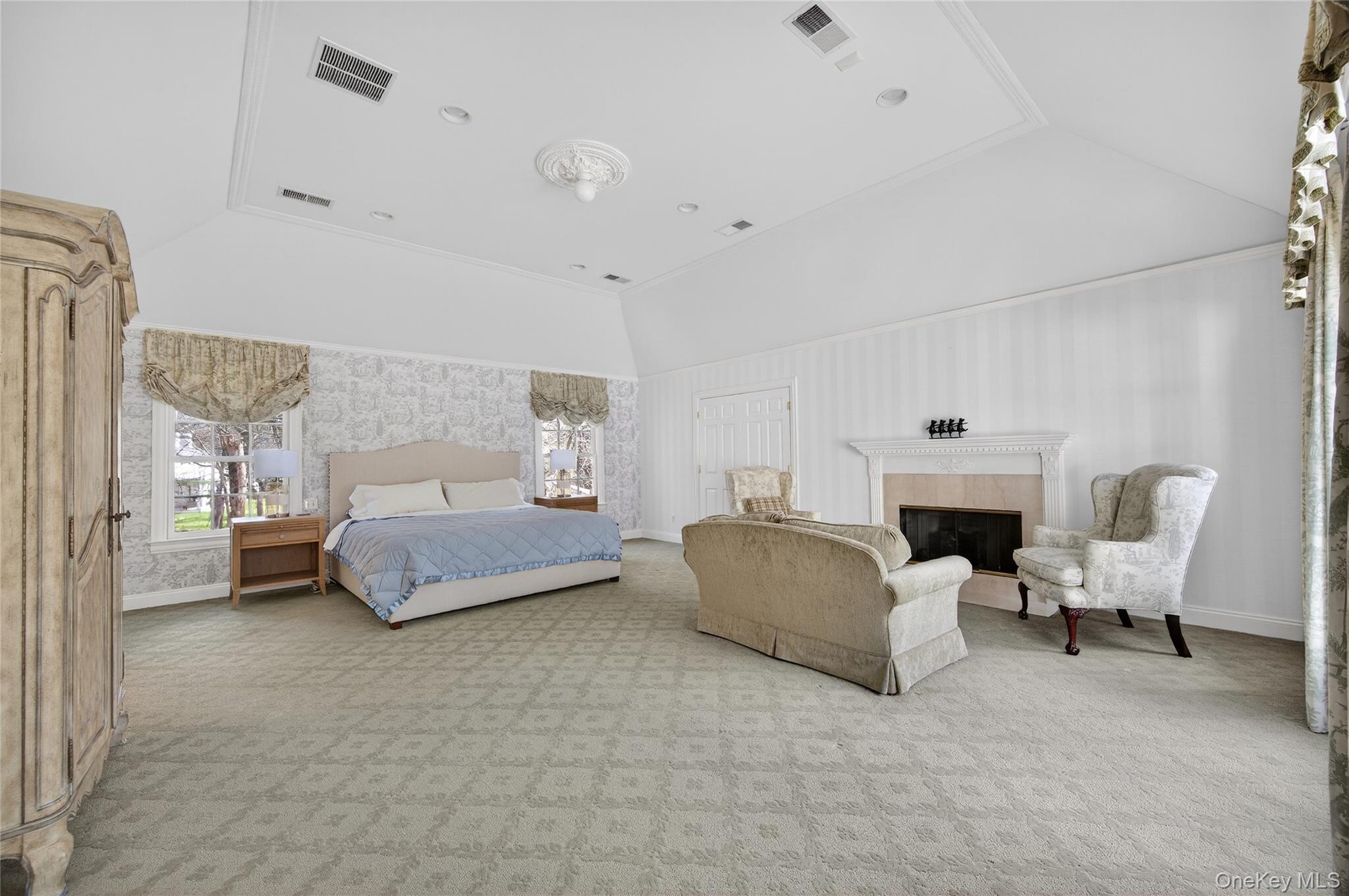 1862 Muttontown Road Syosset, NY 11791 - Photo 13 of 33