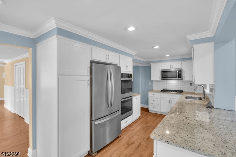 23 Evergreen Avenue Springfield, NJ 07081 - Photo 13 of 37 Gallery Image 13