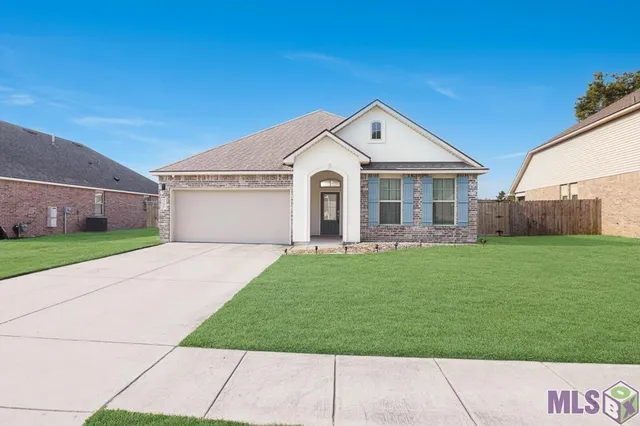 $275,000 | 13800 Wincrest Drive, Walker, LA 70785