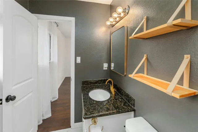 $1,950 | 801 East 3rd Street, Georgetown, TX 78626