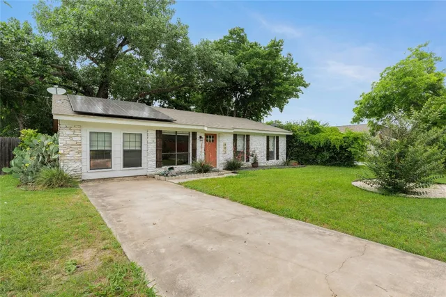 $1,950 | 801 East 3rd Street, Georgetown, TX 78626