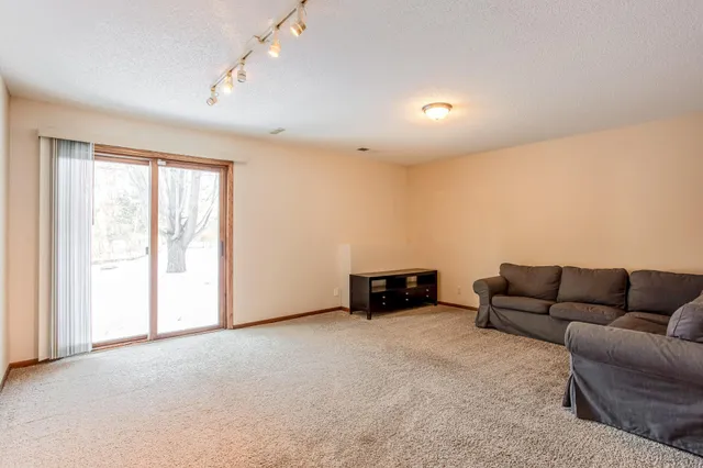 $399,900 | 2339 Highwood Avenue East, Maplewood, MN 55119