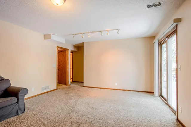 $399,900 | 2339 Highwood Avenue East, Maplewood, MN 55119