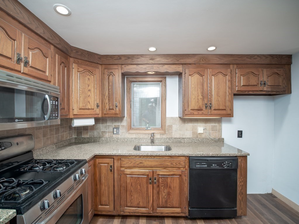 63 Massasoit Lane Hanover, MA 02339 - Photo 14 of 30