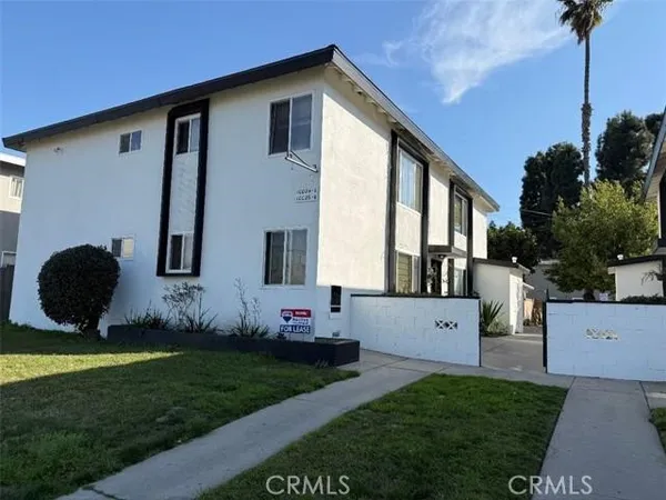 $2,500 | 10024 Foster Road, Bellflower, CA 90706