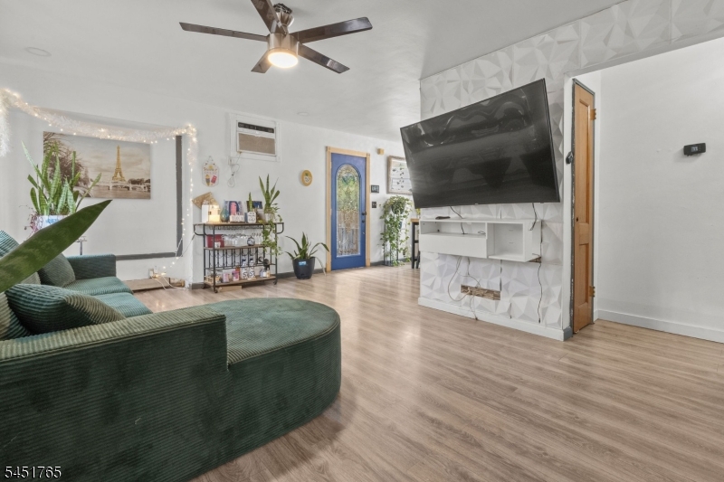 484 Raritan Road Roselle, NJ 07203 - Photo 4 of 24 Gallery Image 4