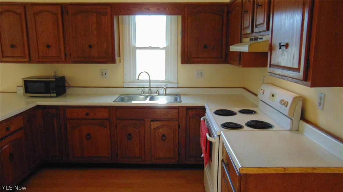 93 East Britton Road Burbank, OH 44214 - Photo 4 of 24