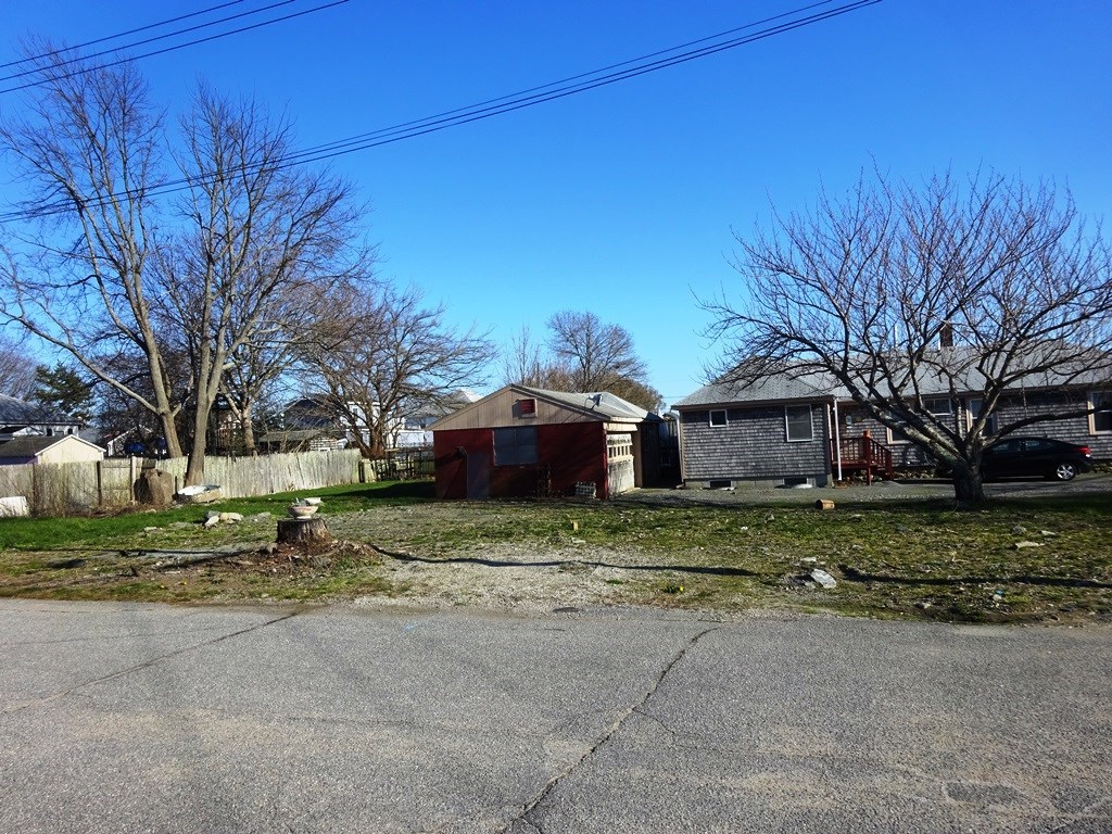 55 Riverside Street Portsmouth, RI 02871 - Photo 8 of 18 Gallery Image 8