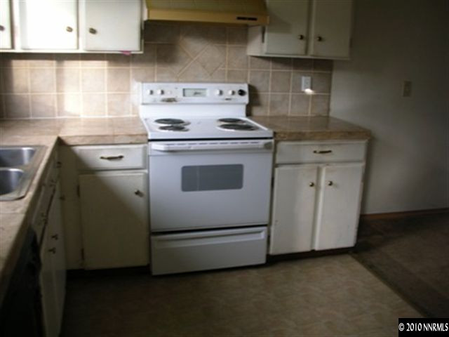 566 Smithridge Drive Reno, NV 89502 - Photo 2 of 9 Photo 2