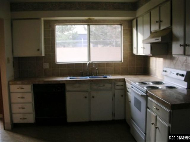 566 Smithridge Drive Reno, NV 89502 - Photo 3 of 9 Photo 3