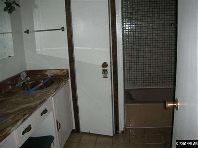 566 Smithridge Drive Reno, NV 89502 - Photo 8 of 9 Photo 8