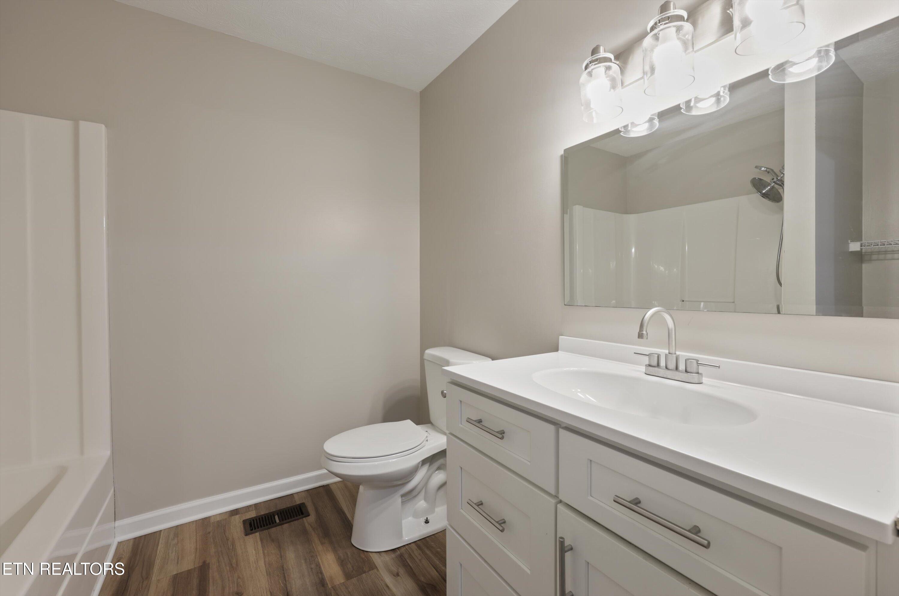 8002 Hill Road Knoxville, TN 37938 - Photo 26 of 38 Master bath