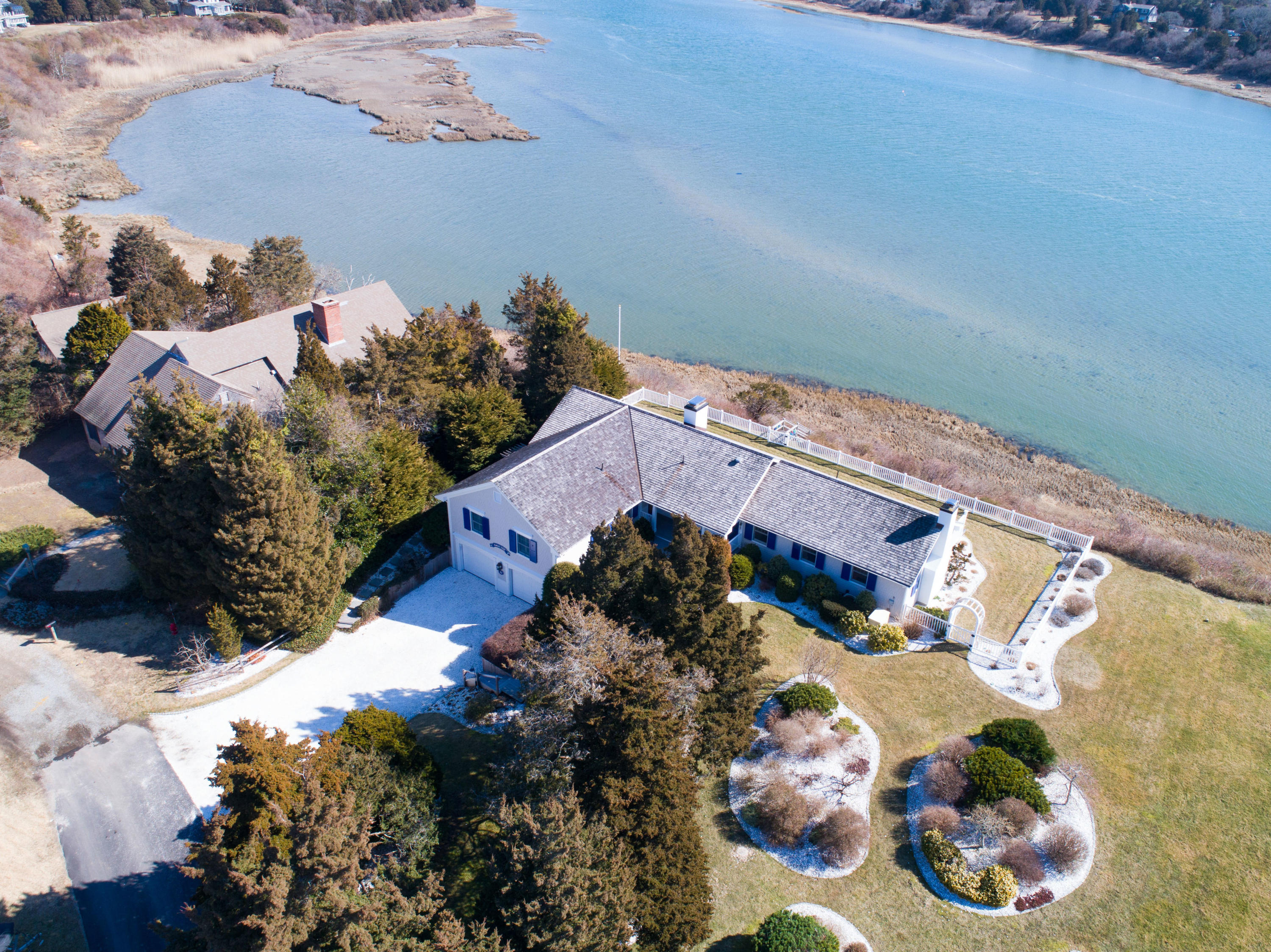 15 Cliff Road Eastham, MA 02642 - Photo 7 of 38 d9902a5f-0bf5-4e02-a5d2-c19df5247a94